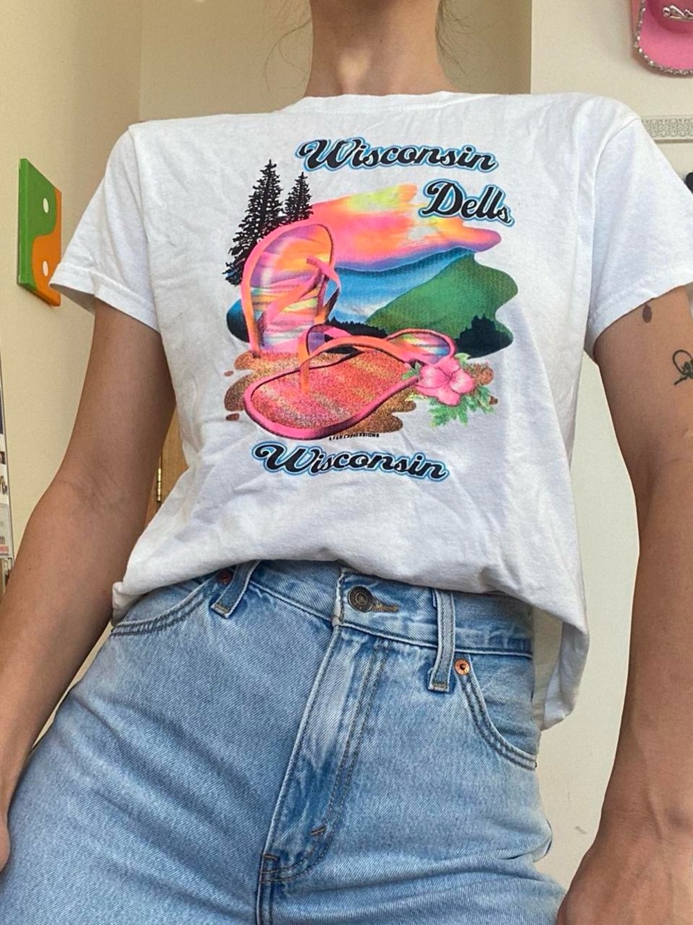 Vintage Graphic Baby Tee Shirt - Women’s Extra small / small